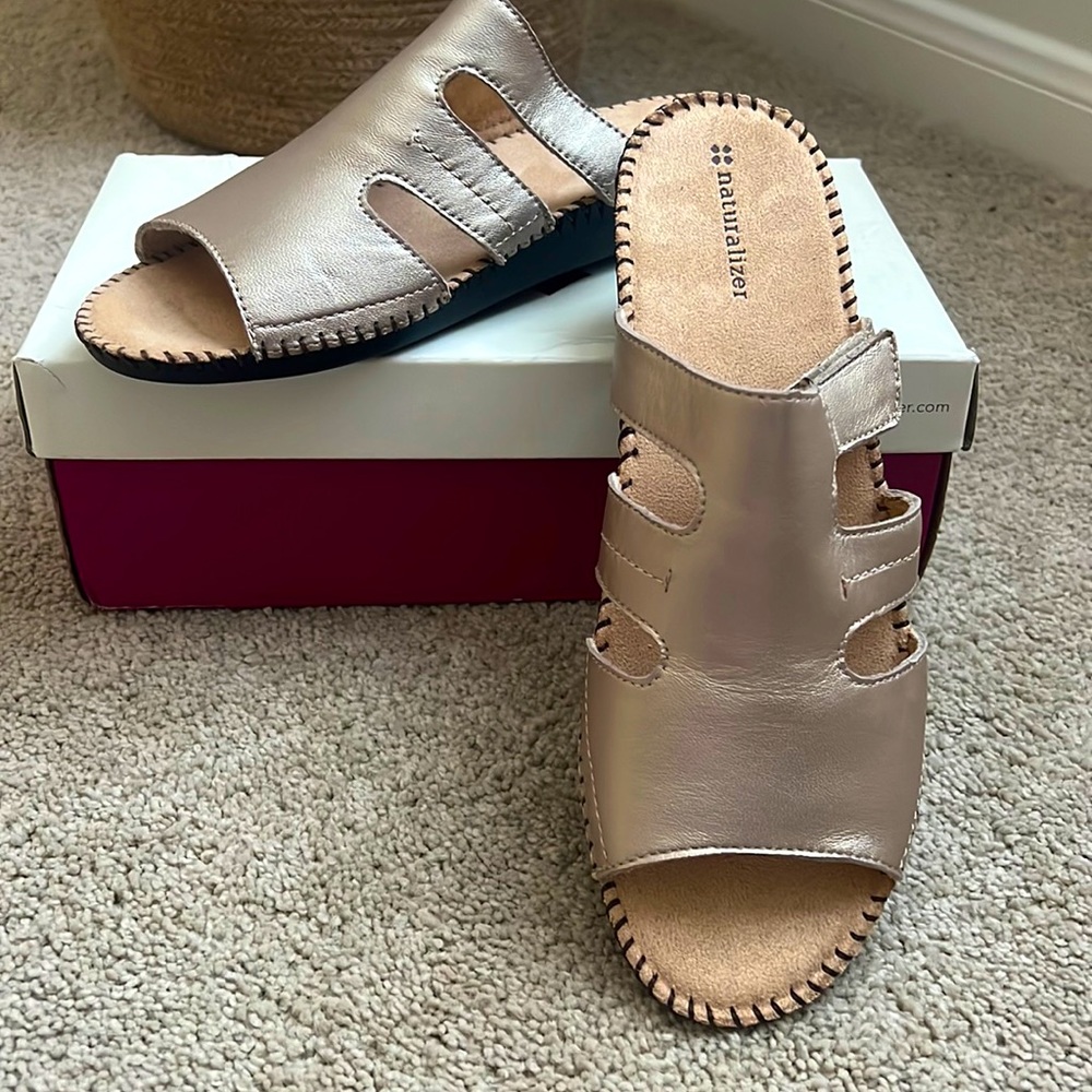 NEW IN BOX! Serene naturalizer sandal